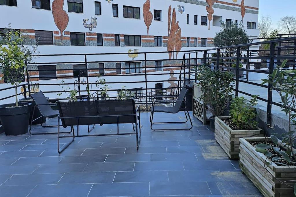 Deluxe Flat With Garden_Tirana Apartment Bagian luar foto