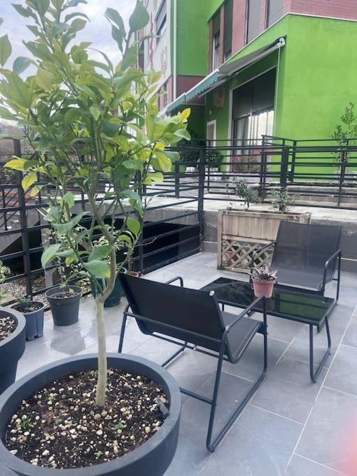 Deluxe Flat With Garden_Tirana Apartment Bagian luar foto